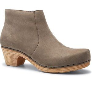 DANSKO Women's Maria Professional Taupe Suede Heeled Mule Ankle Bootie 40 9.5/10